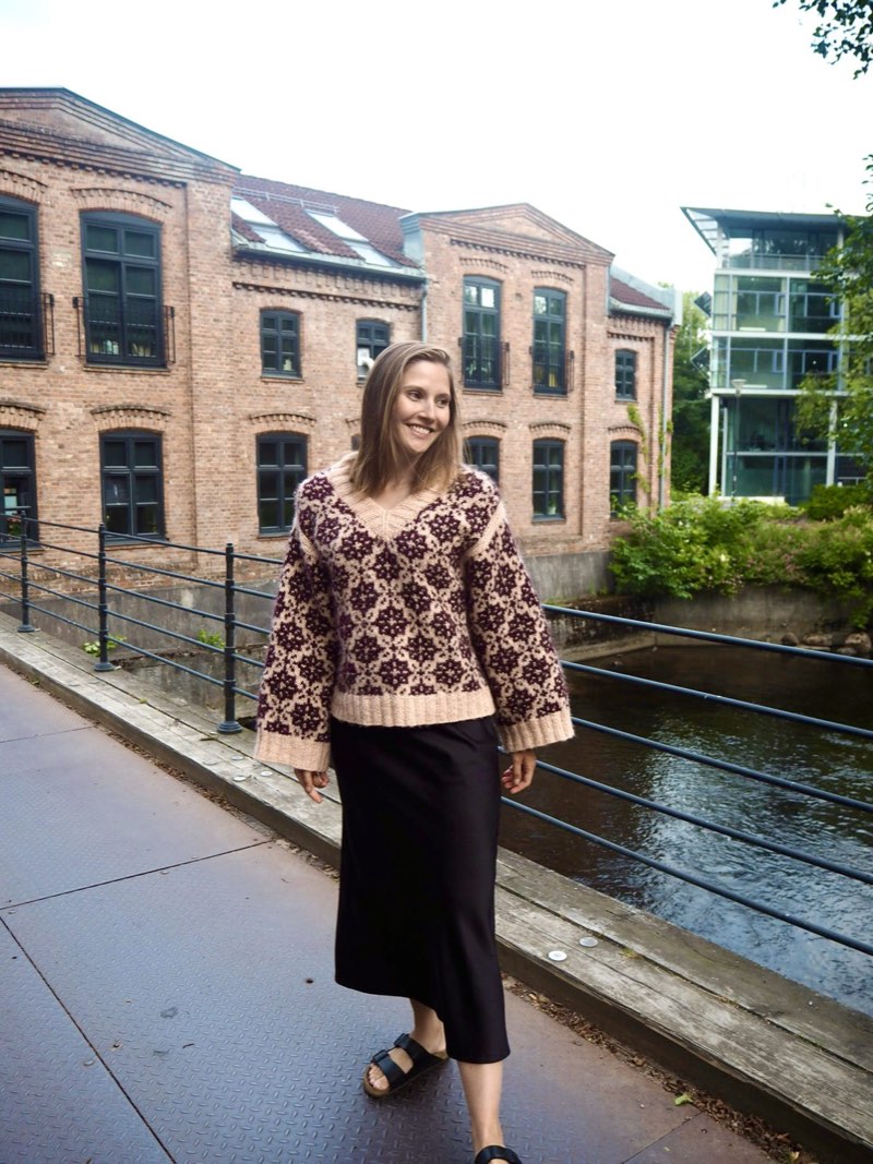 Stella Sweater sett forfra